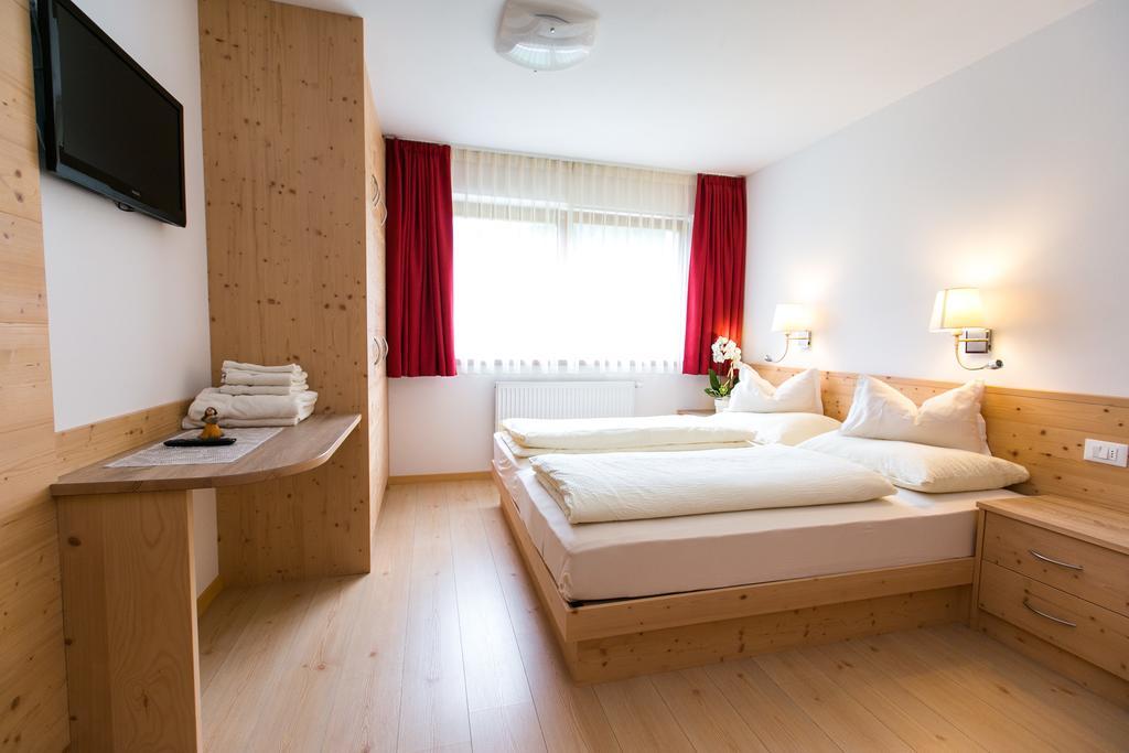Appartamenti Genziana La Villa  Kamer foto