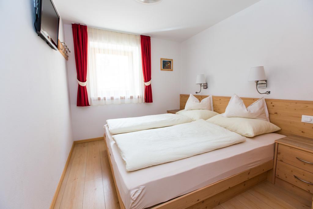 Appartamenti Genziana La Villa  Kamer foto